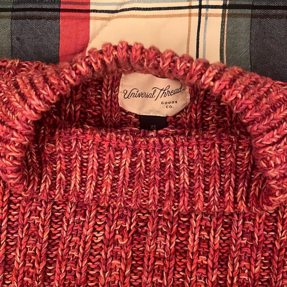 Woman’s sweater. Size XS